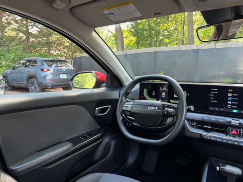 Used 2025 Kia K4 FWD image 33