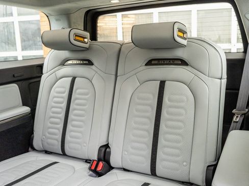 Used 2024 Rivian R1S Adventure image 34