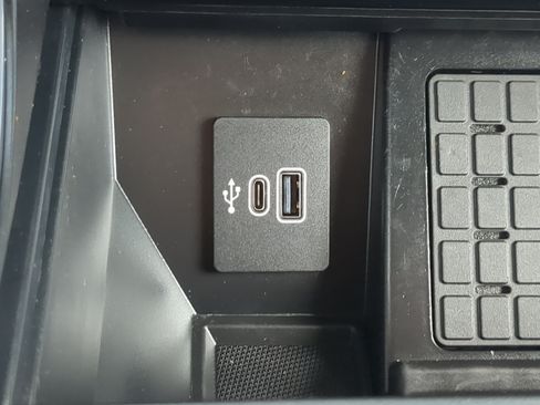 Certified 2025 Ford F150 Raptor AWD/4WD image 21