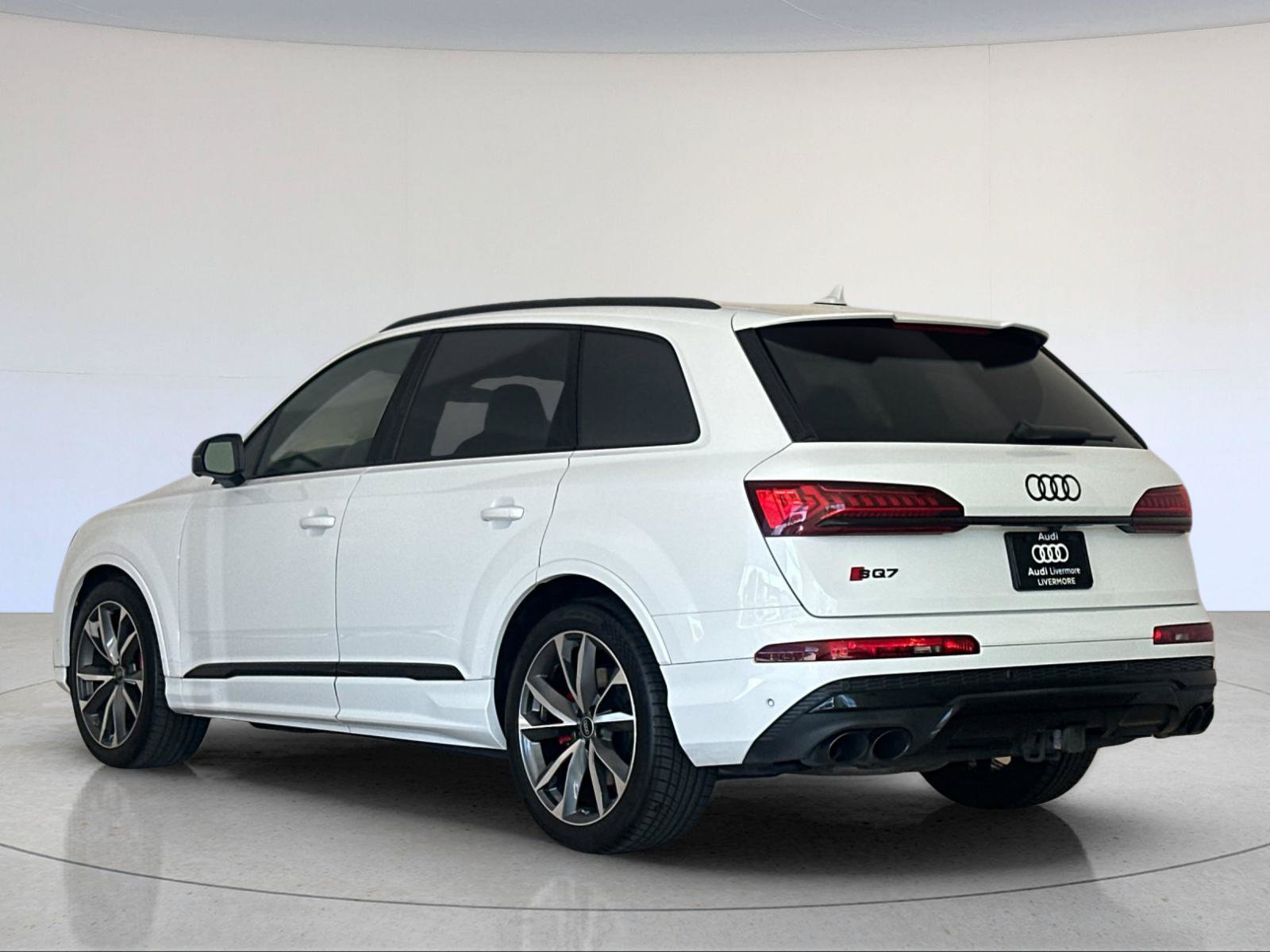 Used 2023 Audi SQ7 Prestige AWD/4WD image 4