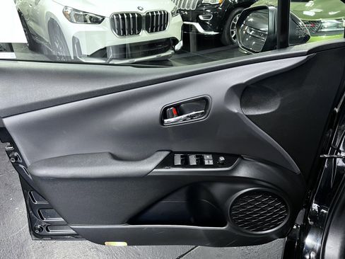 Used 2021 Toyota Prius LE image 21