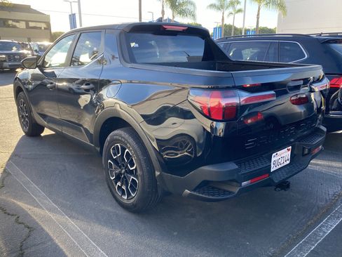 Used 2023 Hyundai Santa Cruz SE image 2