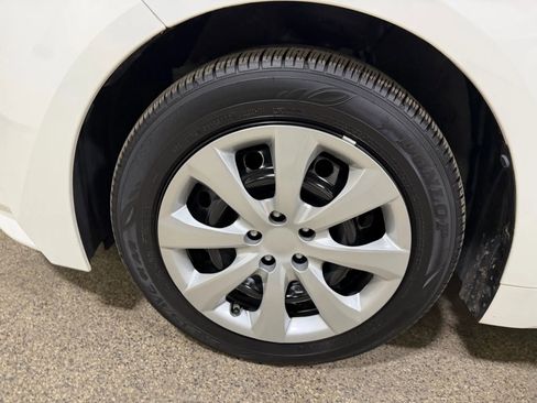 Used 2021 Toyota Corolla LE w/ Carpet Mat Package (TMS) image 59