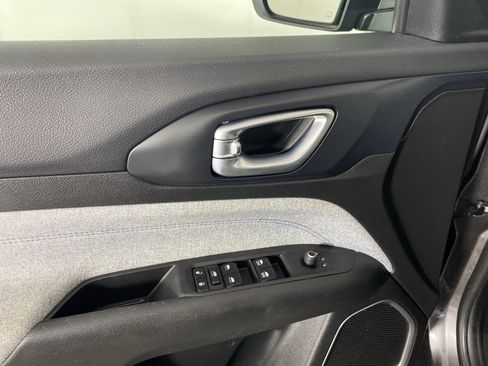 Used 2023 Jeep Compass Sport AWD/4WD image 14