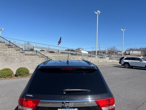 Used 2012 Jeep Grand Cherokee Overland image 7