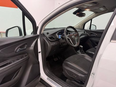 Used 2022 Buick Encore Preferred w/ Safety Package AWD/4WD image 10