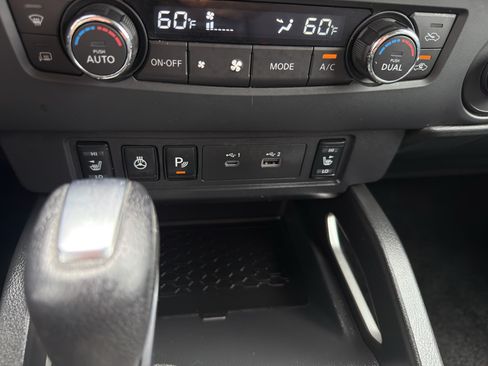 Used 2023 Nissan Frontier SV w/ Technology Package AWD/4WD image 19