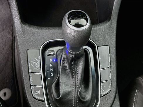 Used 2018 Hyundai Elantra GT FWD image 18