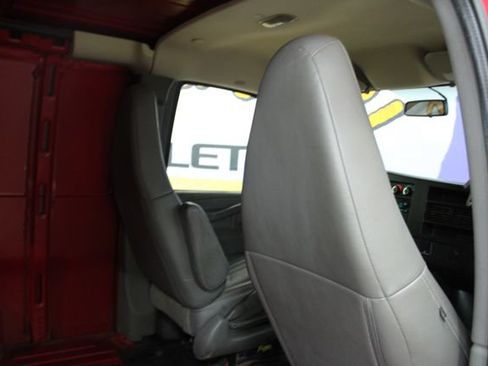 Used 2019 Chevrolet Express 2500 RWD image 10