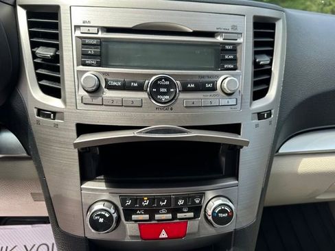 Used 2010 Subaru Outback 2.5i Premium AWD/4WD image 16