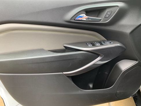 Used 2024 Chevrolet Trax ACTIV FWD image 12