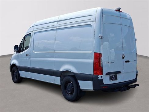 Used 2025 Mercedes-Benz Sprinter 2500 image 7