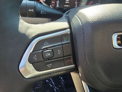 Used 2025 Jeep Compass Limited image 27