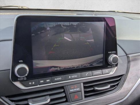 Used 2025 Nissan Altima 2.5 SV image 14