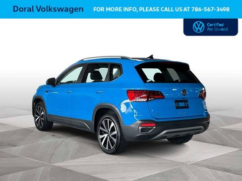 Used 2023 Volkswagen Taos SE w/ Panoramic Sunroof Package FWD image 6
