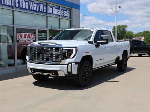 New 2026 GMC Sierra 2500 Denali w/ Denali Reserve Package AWD/4WD image 6