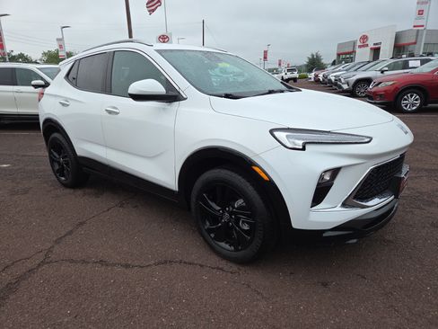 Used 2024 Buick Encore GX Sport Touring AWD/4WD image 1