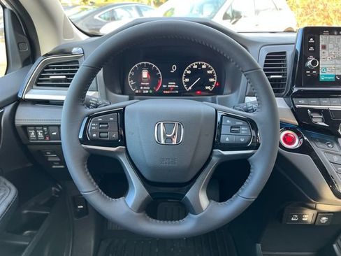 New 2026 Honda Odyssey Touring image 19