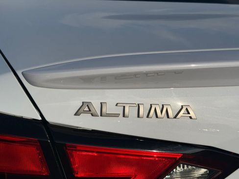 Certified 2023 Nissan Altima 2.5 SR FWD image 30
