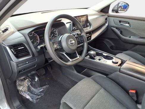 Used 2022 Nissan Rogue SV image 11