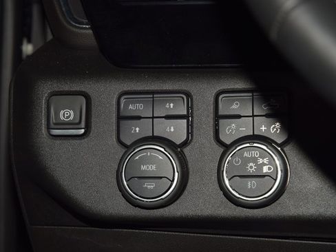 Used 2024 Chevrolet Silverado 1500 High Country w/ High Country Premium Package image 34