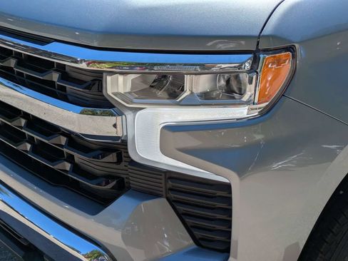 Used 2025 Chevrolet Silverado 1500 LT RWD image 9