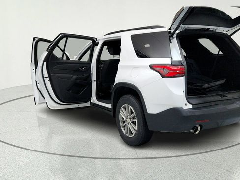 Certified 2023 Chevrolet Traverse LT FWD image 11