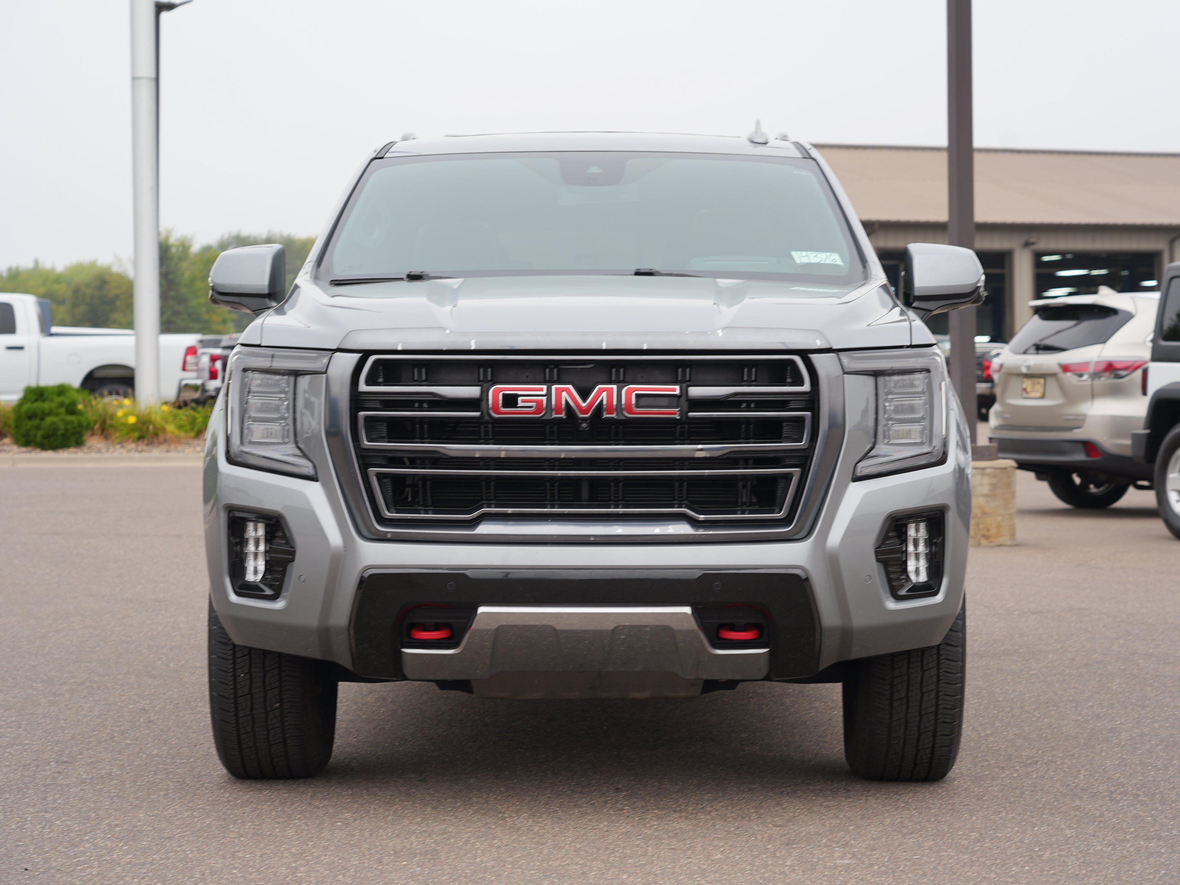 Used 2023 GMC Yukon XL AT4 w/ AT4 Premium Package AWD/4WD image 8