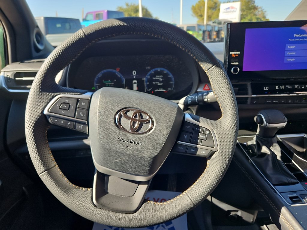 Used 2025 Toyota Sienna XLE Woodland Edition AWD/4WD image 28