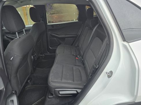 Used 2023 Ford Escape Active image 11