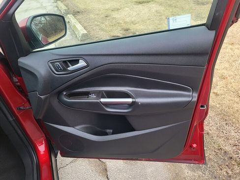 Used 2017 Ford Escape SE w/ Equipment Group 201A image 27