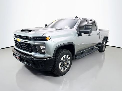 Used 2025 Chevrolet Silverado 2500 Custom w/ Custom Value Package AWD/4WD image 3