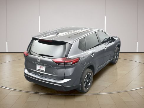 Certified 2024 Nissan Rogue SV FWD image 33