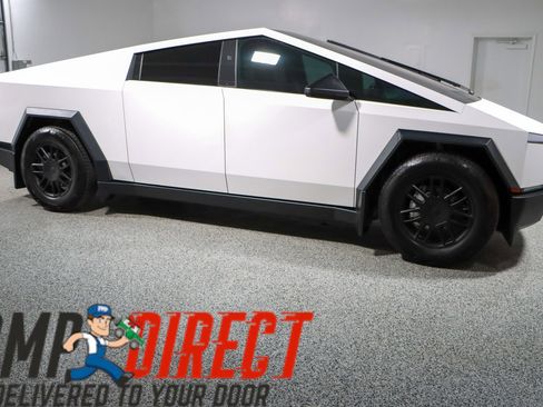 Used 2024 Tesla Cybertruck AWD Crew Cab image 6