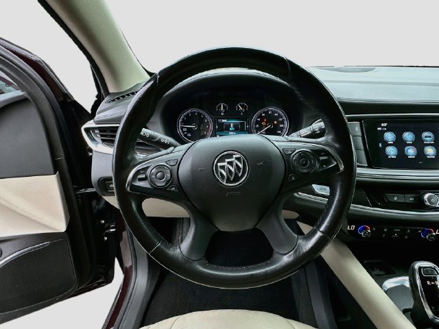 Used 2018 Buick Enclave Essence FWD image 11