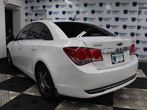 Used 2013 Chevrolet Cruze LT FWD image 2