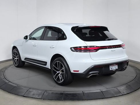 Certified 2026 Porsche Macan AWD/4WD image 3