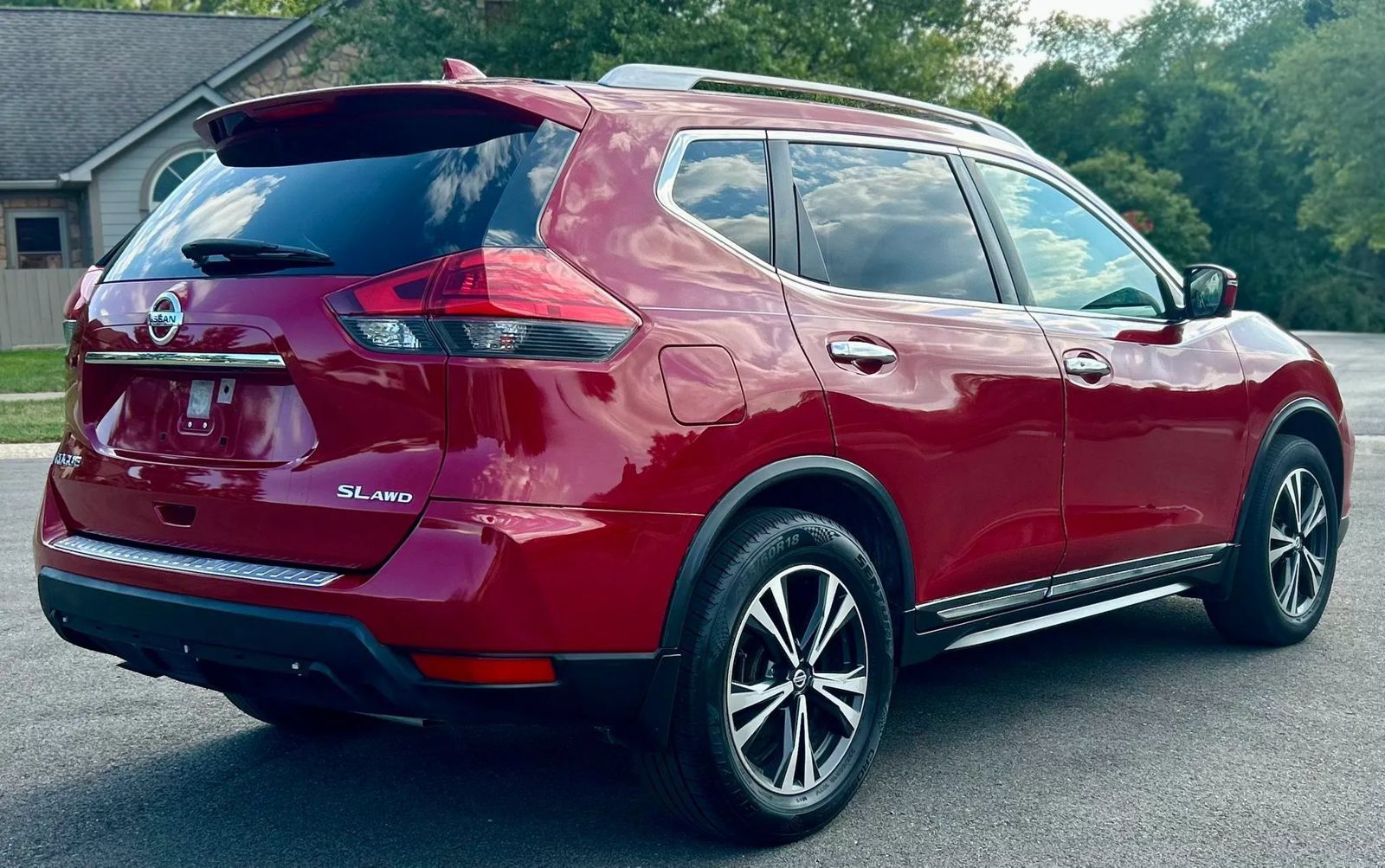 Used 2017 Nissan Rogue SL w/ SL Premium Package AWD/4WD image 5