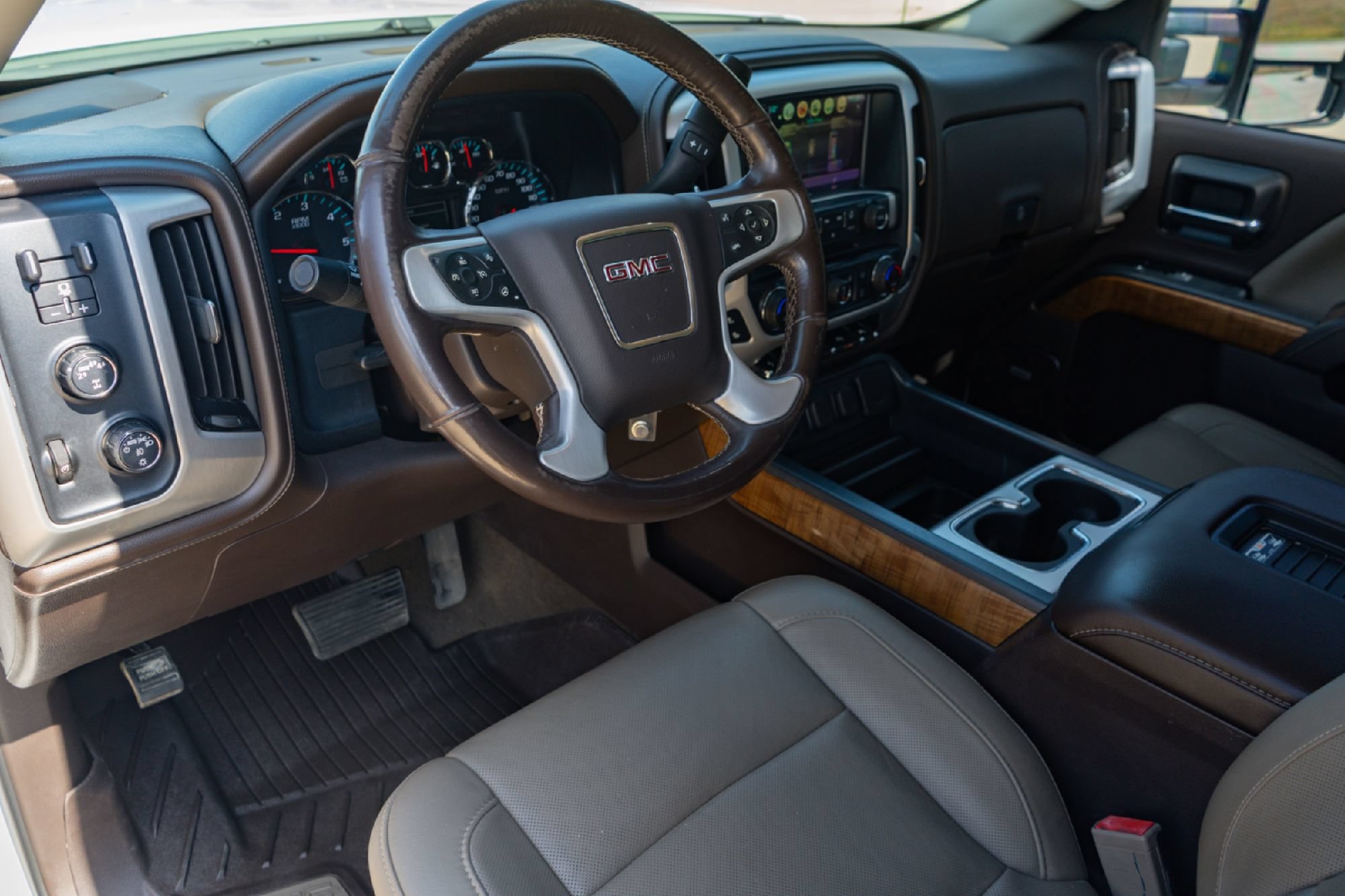 Used 2018 GMC Sierra 1500 SLT AWD/4WD image 8