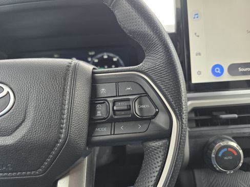 Used 2025 Toyota Tacoma TRD Off-Road image 19