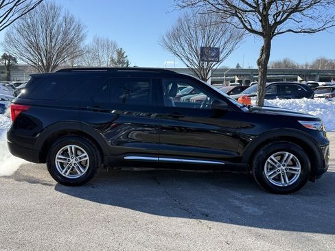 Used 2021 Ford Explorer XLT w/ Equipment Group 202A image 5