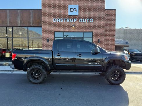 Used 2015 Nissan Titan SV w/ SV Value Truck Package image 8