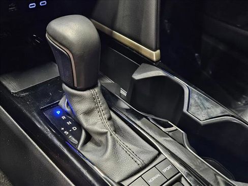 Used 2025 Toyota Camry XSE image 11