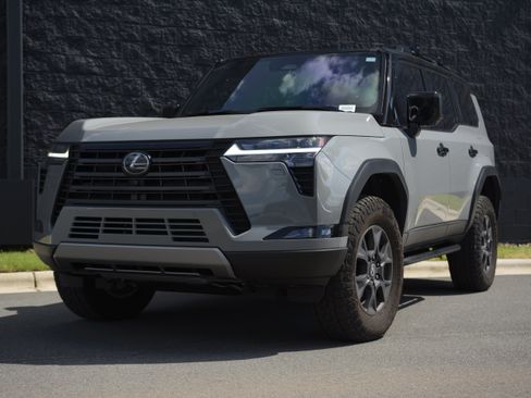 Used 2025 Lexus GX 550 AWD/4WD image 1