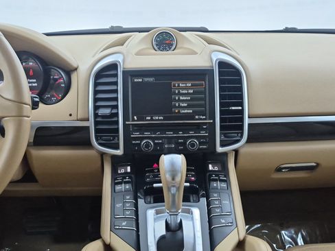 Used 2013 Porsche Cayenne AWD/4WD image 16