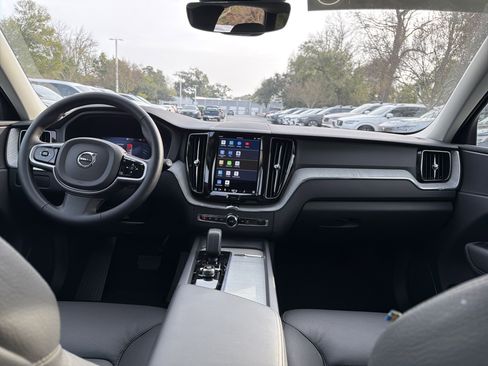 Certified 2025 Volvo XC60 B5 Plus image 30