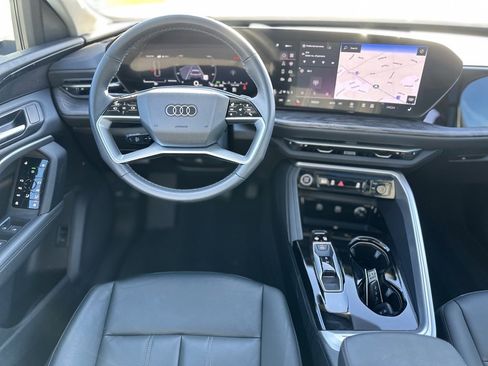 Used 2025 Audi Q5 2.0T Premium Plus w/ Convenience Package image 11