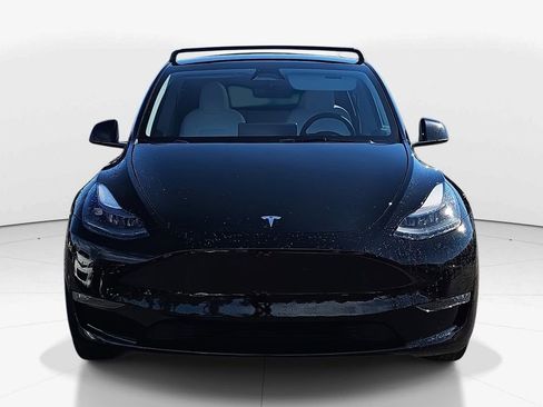 Used 2024 Tesla Model Y Long Range image 11