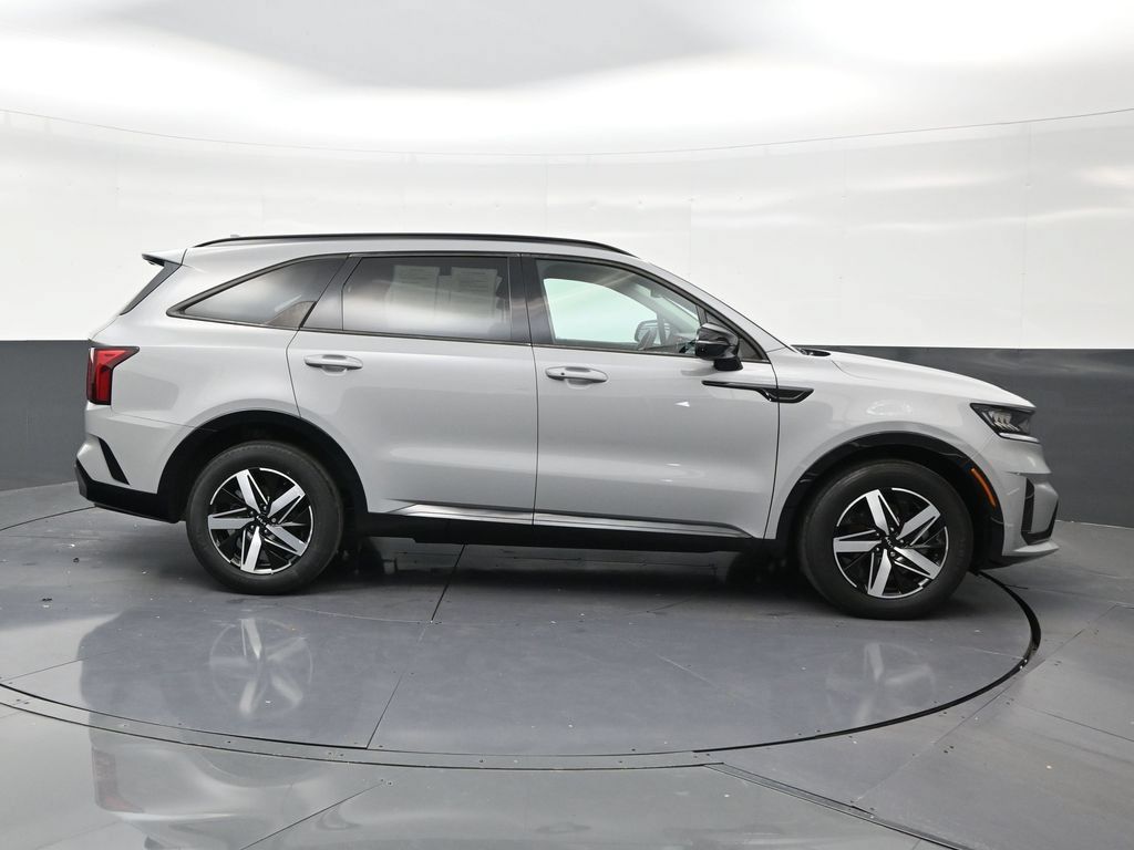 Used 2023 Kia Sorento EX w/ Panoramic Sunroof Package FWD image 6