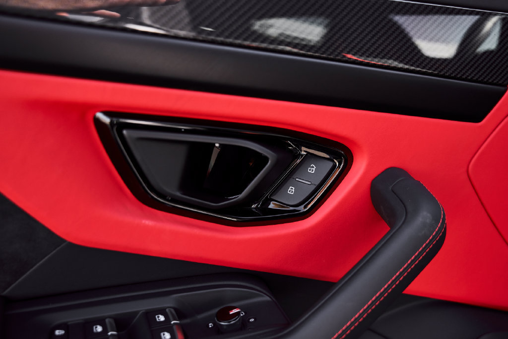 Used 2024 Lamborghini Urus S AWD/4WD image 37